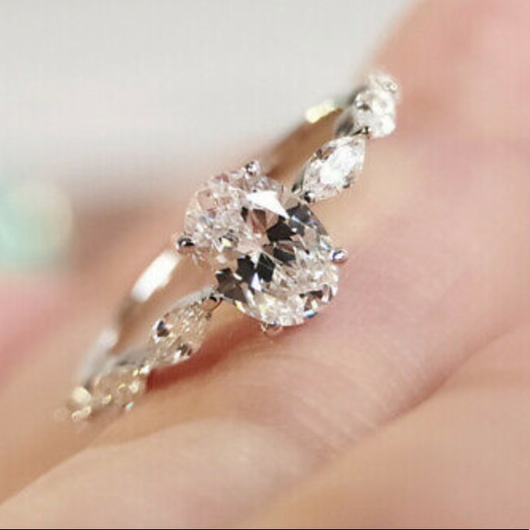 NEW 925 Sterling Silver Beautiful Ring - Picture 2 of 6